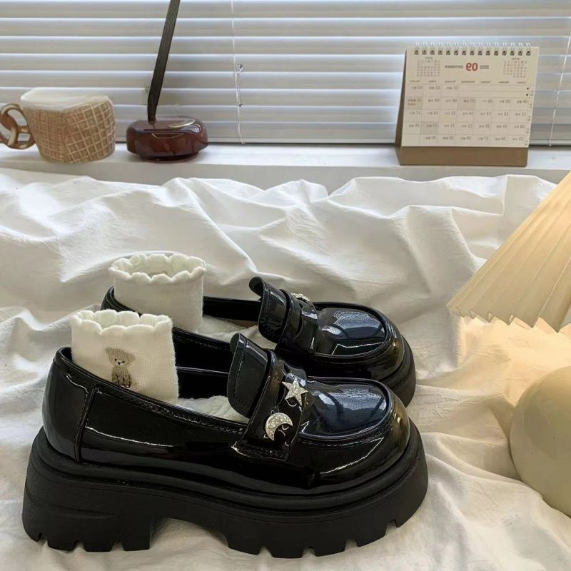 Women Shoes Quick Delivery - レトロ黒春と秋のラウンドトゥレディースパンプスプラットフォーム女性のローファーの靴高品質短納期最新 Y2k 靴