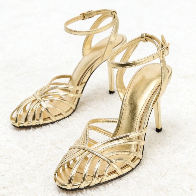Women Shoes Model - セクシーなゴールドのホロー細バンドハイヒールサンダル、レディースファッションアンクルストラップバックル付き細ヒールデザイナーズシューズ、エレガントなディナードレスシューズ