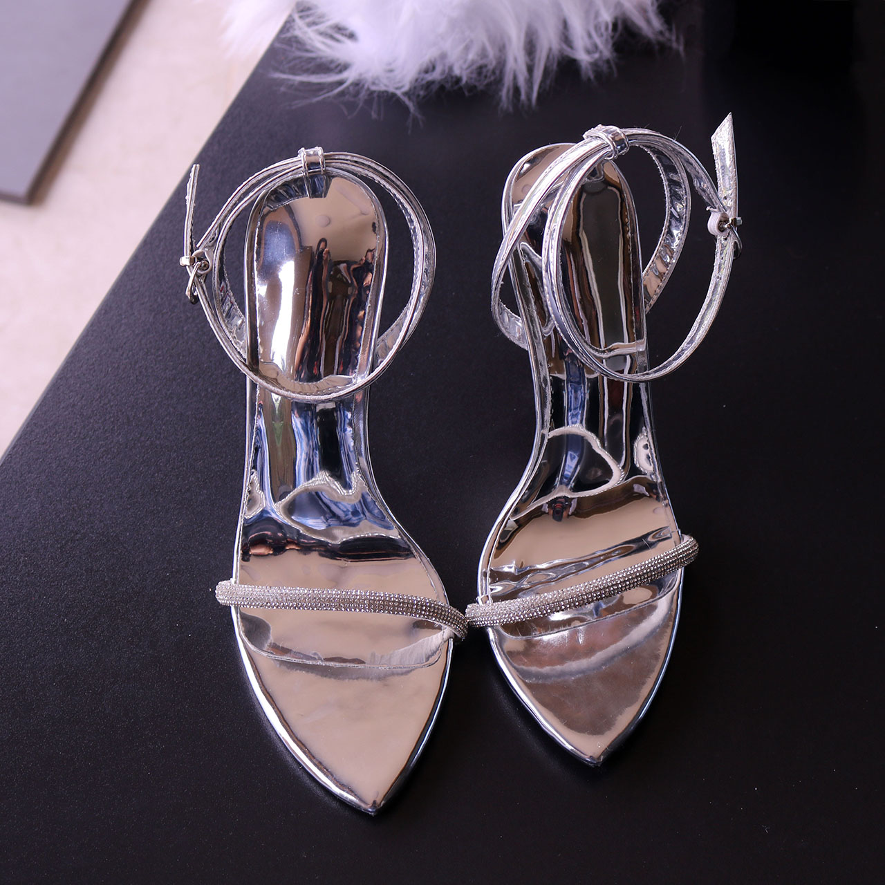 シルバーミラーラッカーレザーのハイヒールサンダル、ラインスト - Rhinestone Sandal Women のレビューと価格