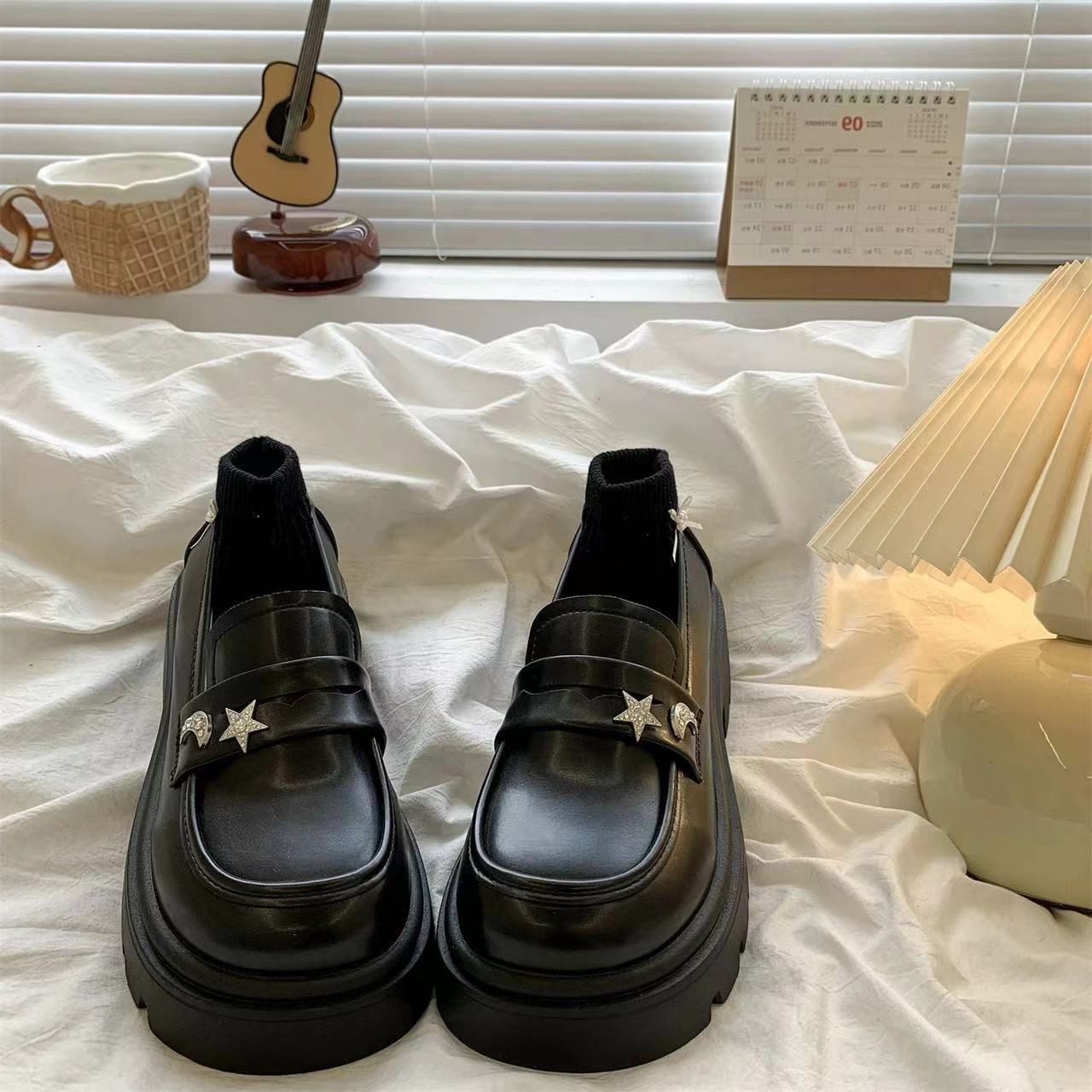レトロ黒春と秋のラウンドトゥレディースパンプスプラットフォー - Women Shoes Quick Delivery のレビューと価格