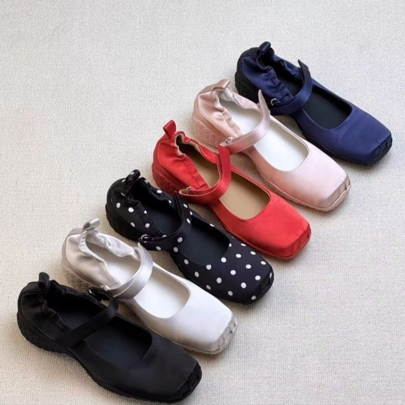 ファッショナブルで快適なソフトソールの女性用メリージェーンシ - Shoes Women Pumps のレビューと価格