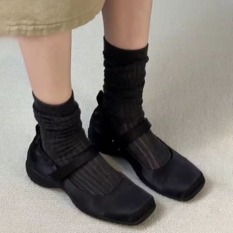 ファッショナブルで快適なソフトソールの女性用メリージェーンシ - Shoes Women Pumps のレビューと価格