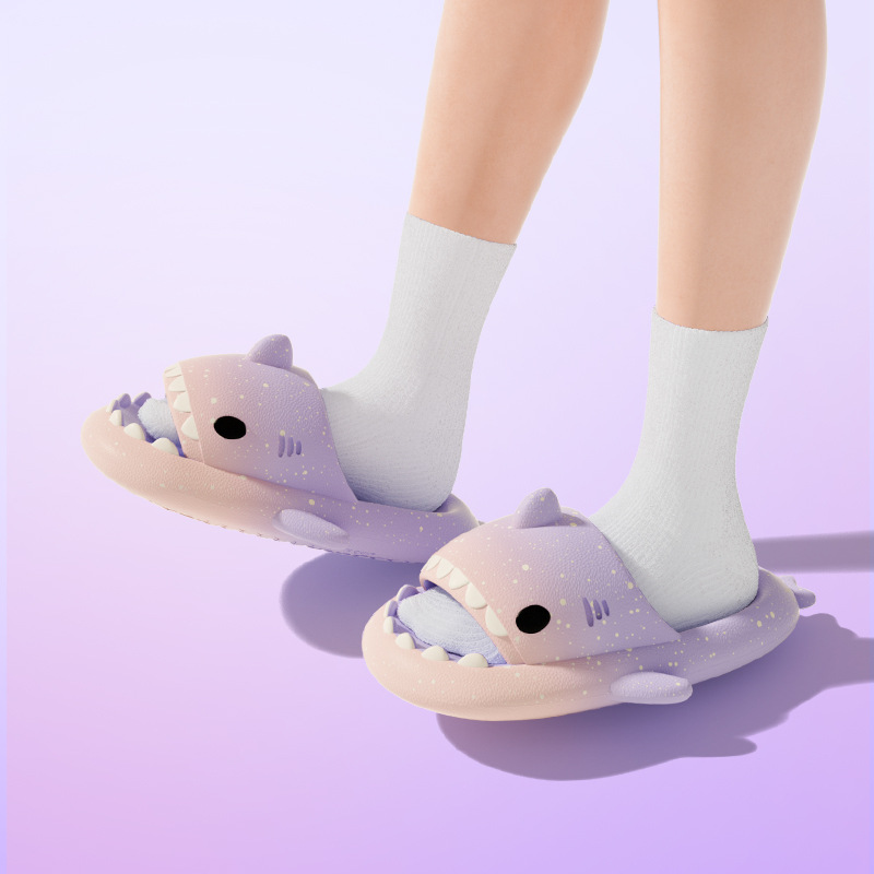 かわいい漫画サメスリッパ女性男性のためのグラデーションカラー - Women'S Shoes To Men'S のレビューと価格