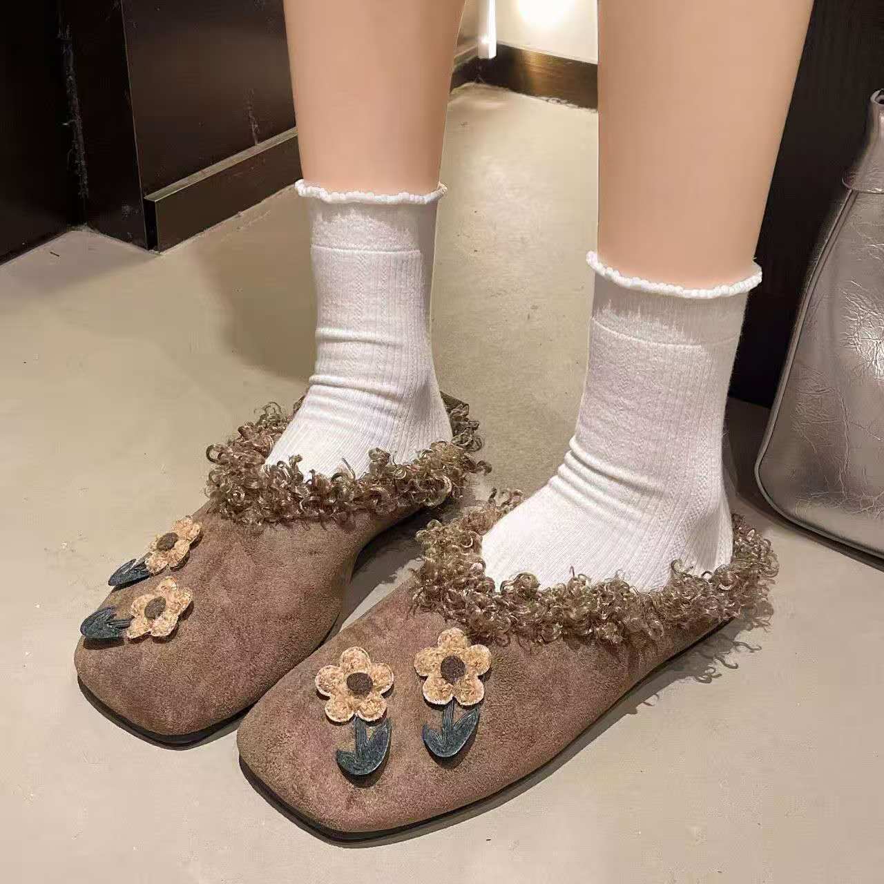 2026年秋冬 フラットプラッシュスリッパ、ファッショナブル - Women'S Shoes Hands Free のレビューと価格