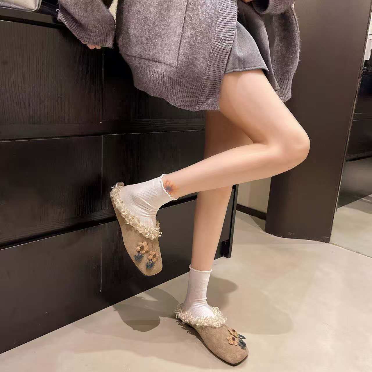 2026年秋冬 フラットプラッシュスリッパ、ファッショナブル - Women'S Shoes Hands Free のレビューと価格
