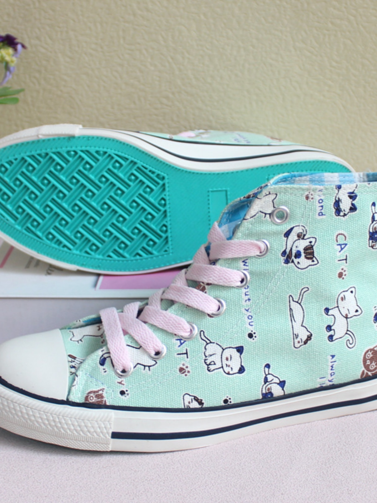 漫画風手描きニューハイカットキャンバスシューズ レディース  - Women'S Shoes Hands Free のレビューと価格