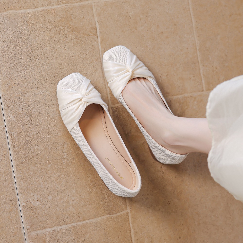エレガントな女性用フラットシューズ サテン厚底ヒールシングル - Shoes For Women Flats のレビューと価格