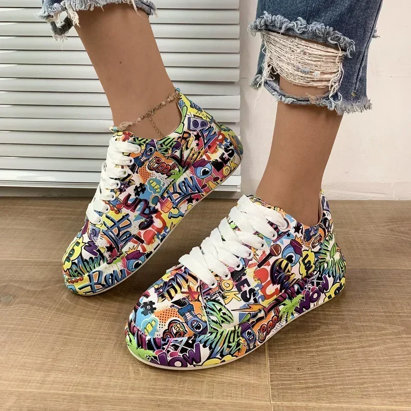 女性用の厚底スポーツシューズ,グラフィティデザインの女性用ス - Women'S Shoes Hands Free のレビューと価格
