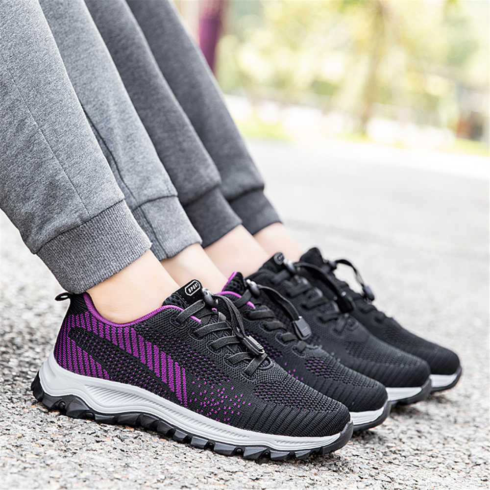シュメール ツーストリップス ブラウン レディースシューズ  - Women'S Shoes Size 40 In Us のレビューと価格
