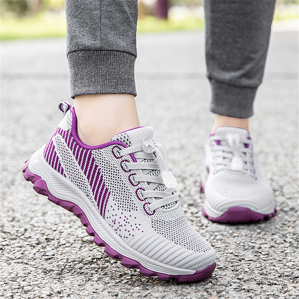 シュメール ツーストリップス ブラウン レディースシューズ  - Women'S Shoes Size 40 In Us のレビューと価格