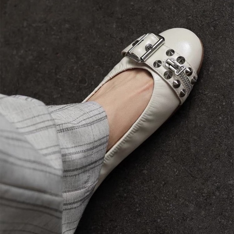 ボルトラウンドヘッドシングルシューズレディースレザーバックル - Shoes Women Pumps のレビューと価格