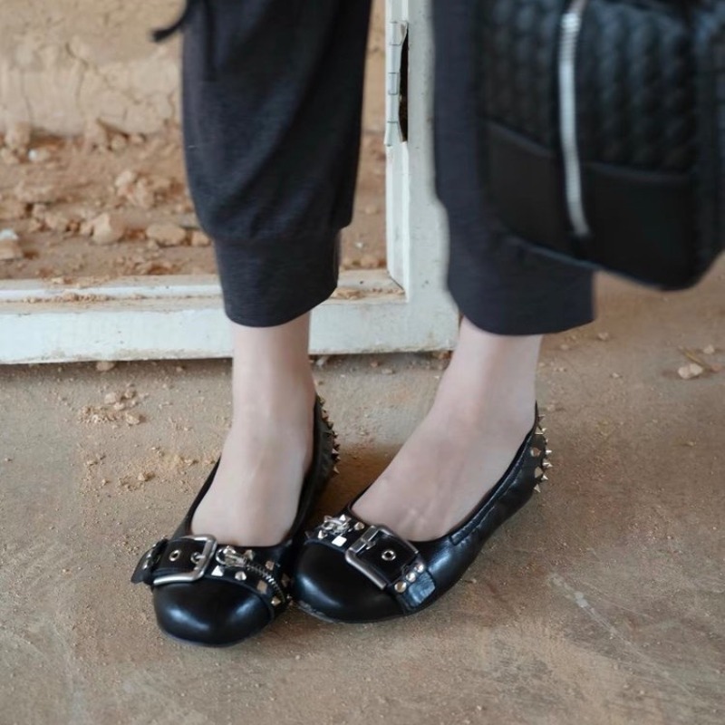 ボルトラウンドヘッドシングルシューズレディースレザーバックル - Shoes Women Pumps のレビューと価格
